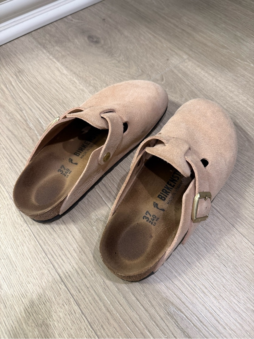 Birkenstock Women’s Suede Boston Clog in Light Pink/Taupe